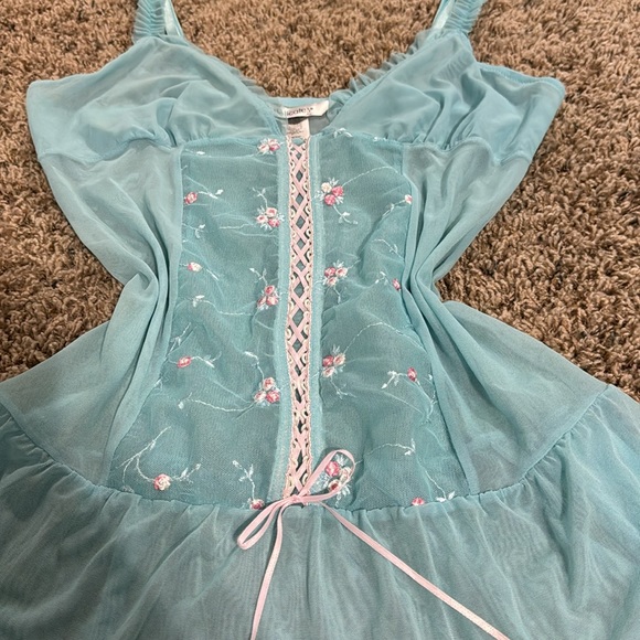 Adorable Lingerie - Picture 2 of 5